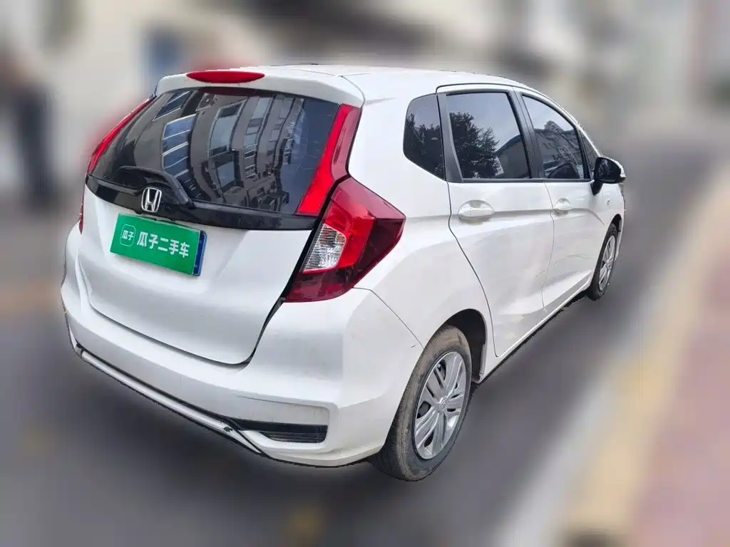 Honda Fit — фото 8