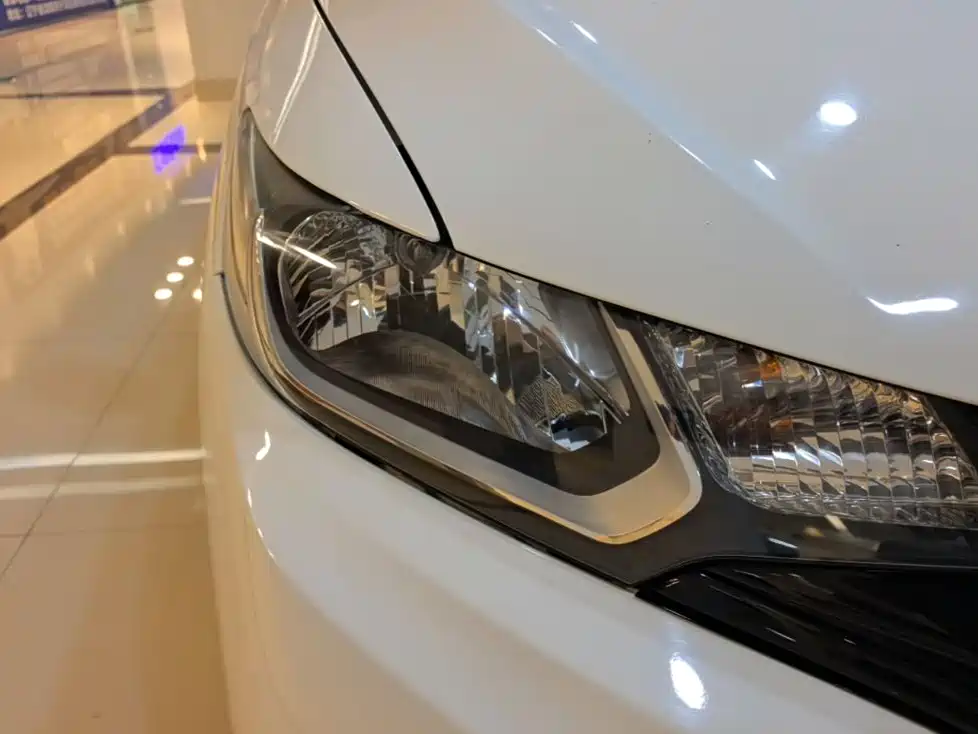 Honda Fit — фото 9