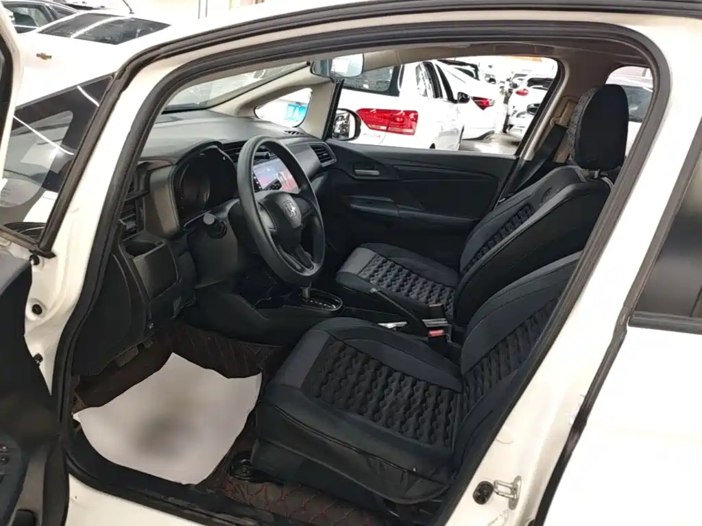 Honda Fit — фото 14