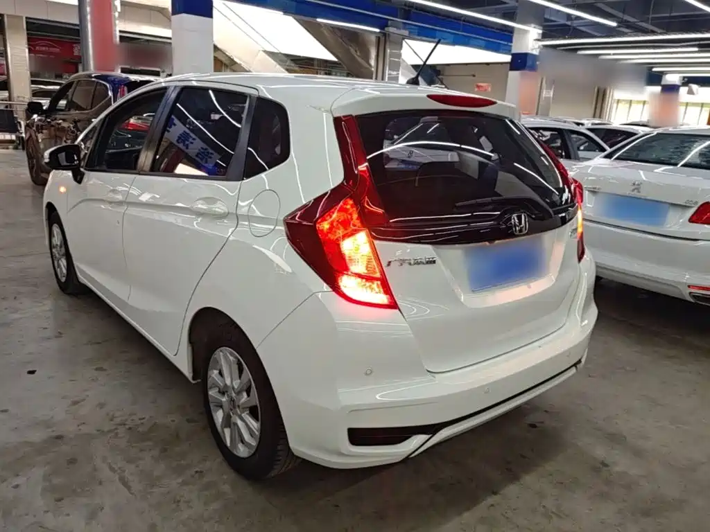 Honda Fit — фото 4
