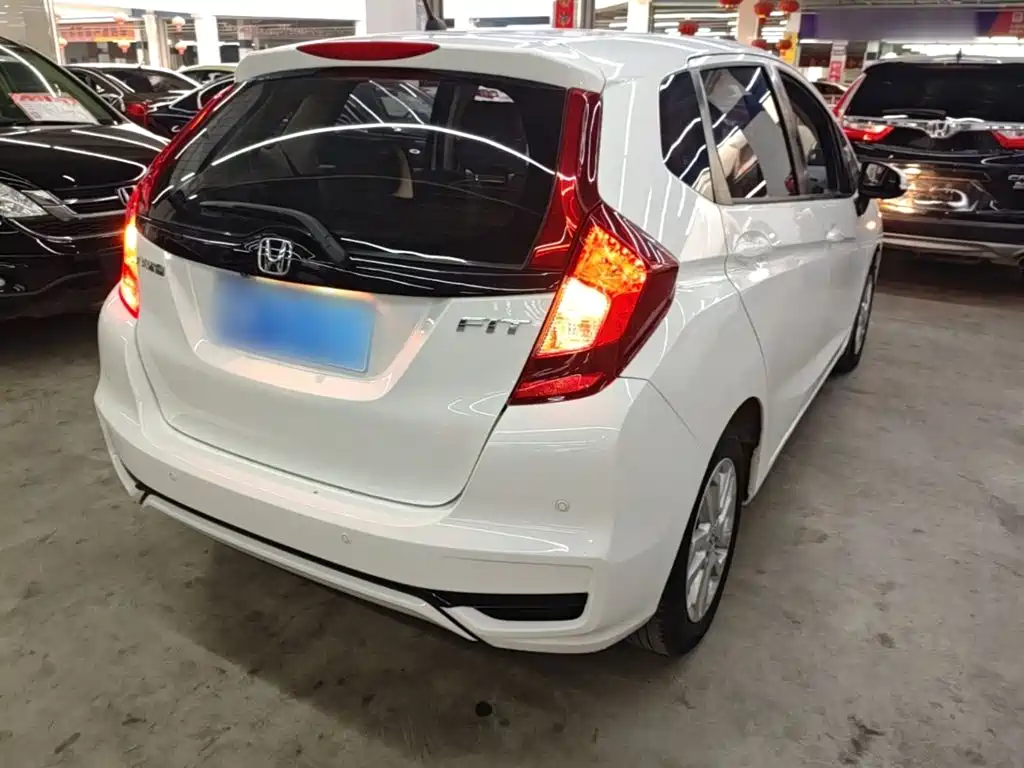 Honda Fit — фото 6