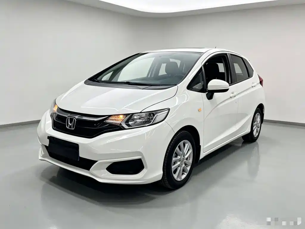 Honda Fit — фото 1