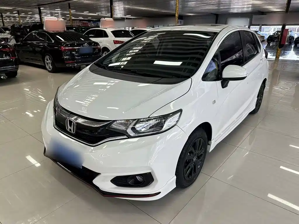 Honda Fit — фото 1