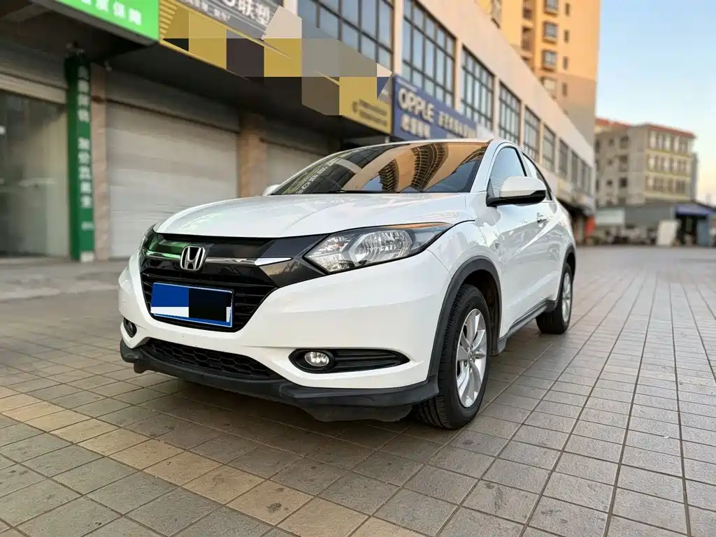 Honda Vezel — фото 1