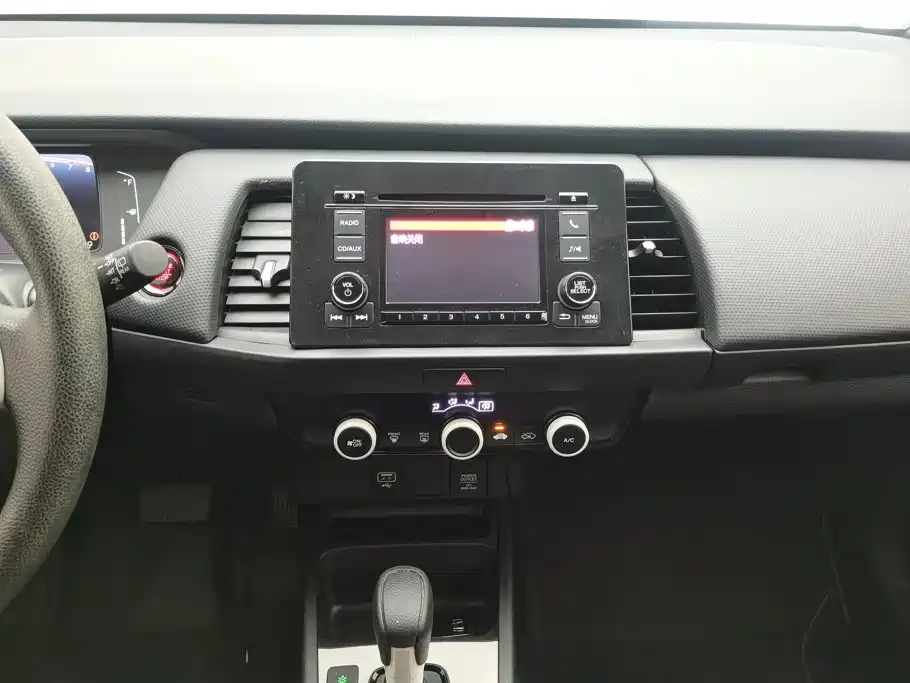 Honda Fit — фото 13