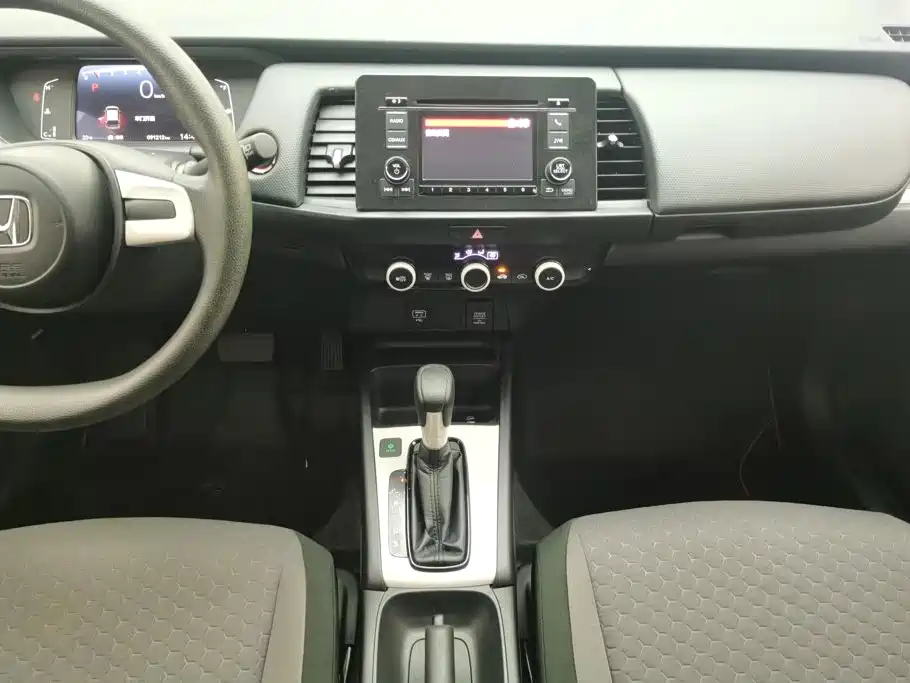 Honda Fit — фото 16