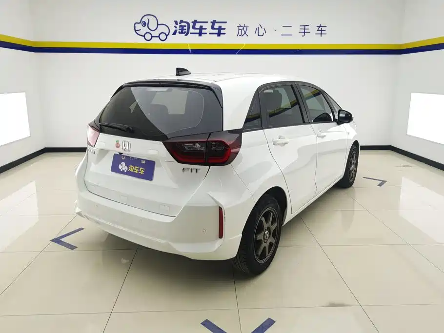 Honda Fit — фото 3