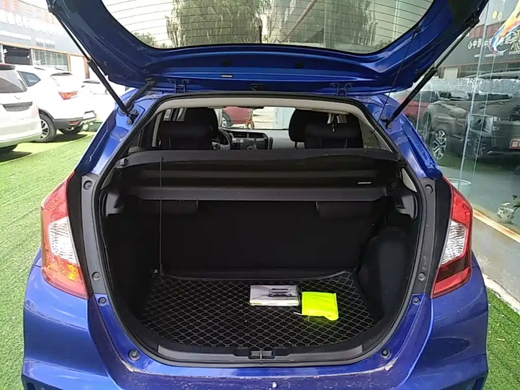 Honda Fit — фото 14