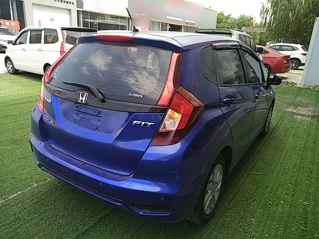 Honda Fit — фото 4