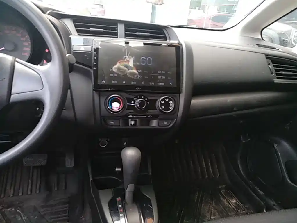 Honda Fit — фото 8