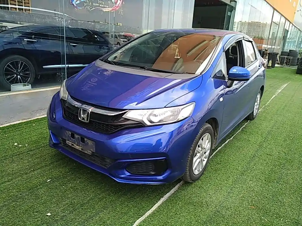 Honda Fit — фото 1