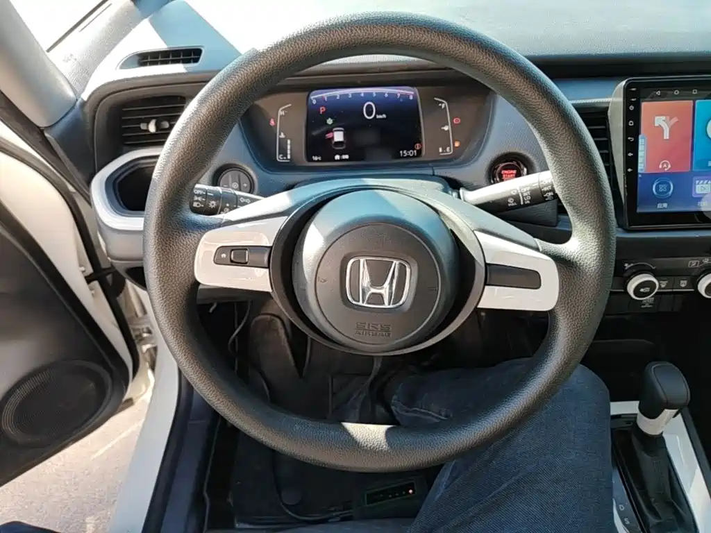 Honda Fit — фото 10