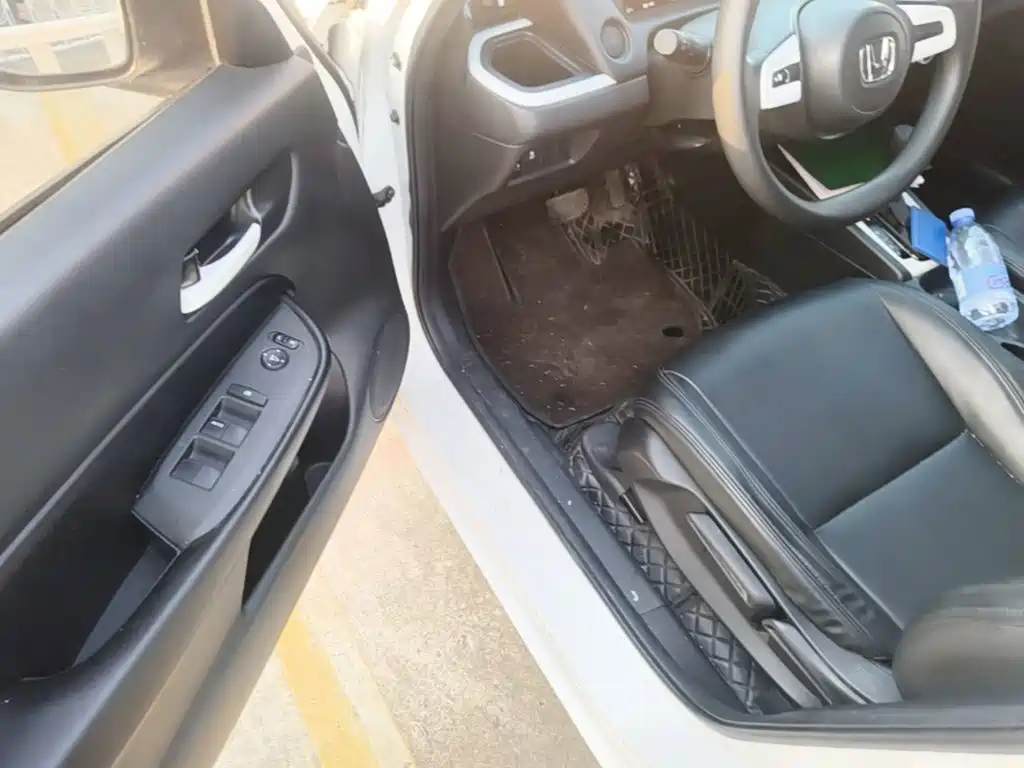 Honda Fit — фото 15