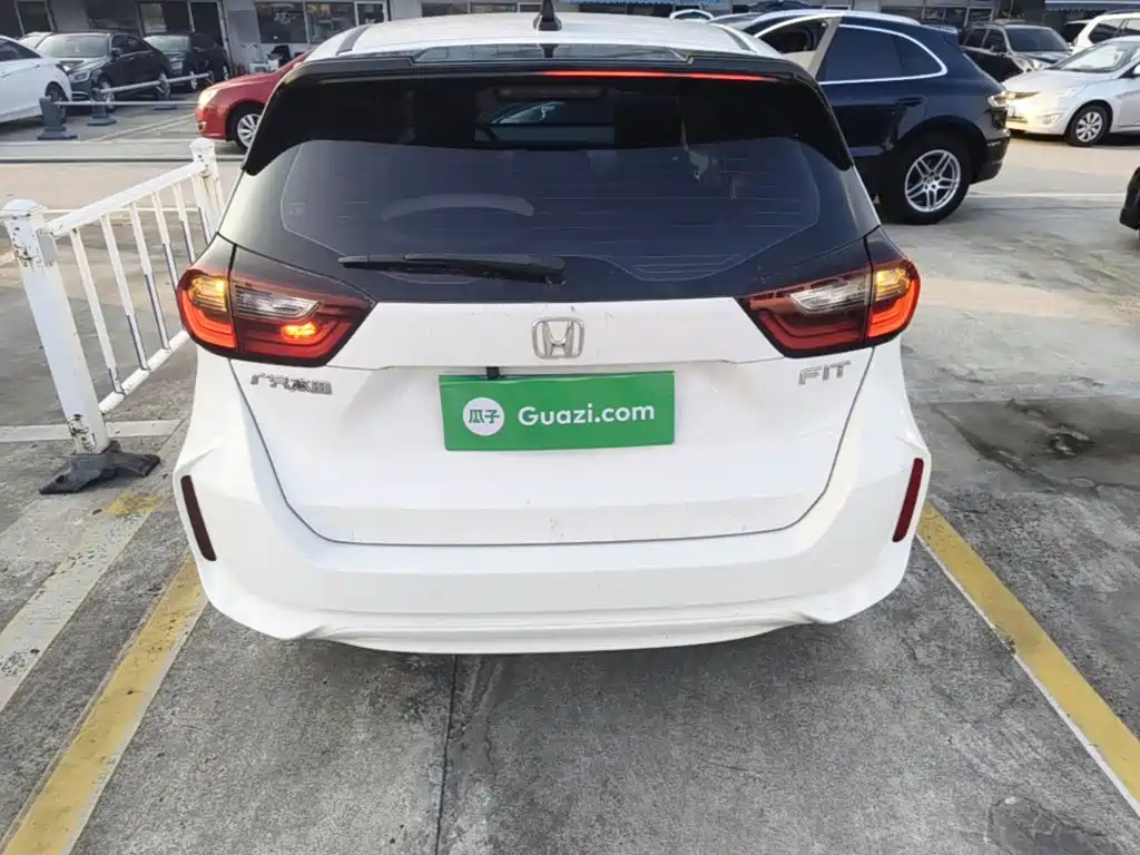 Honda Fit — фото 5