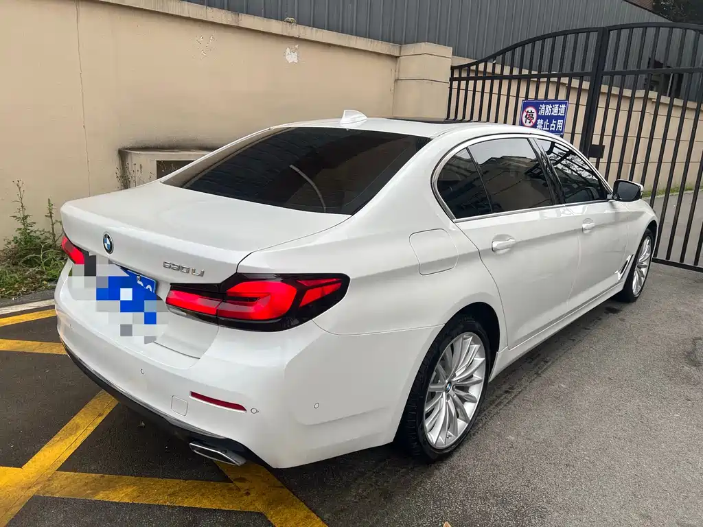 BMW 5 Series — фото 4