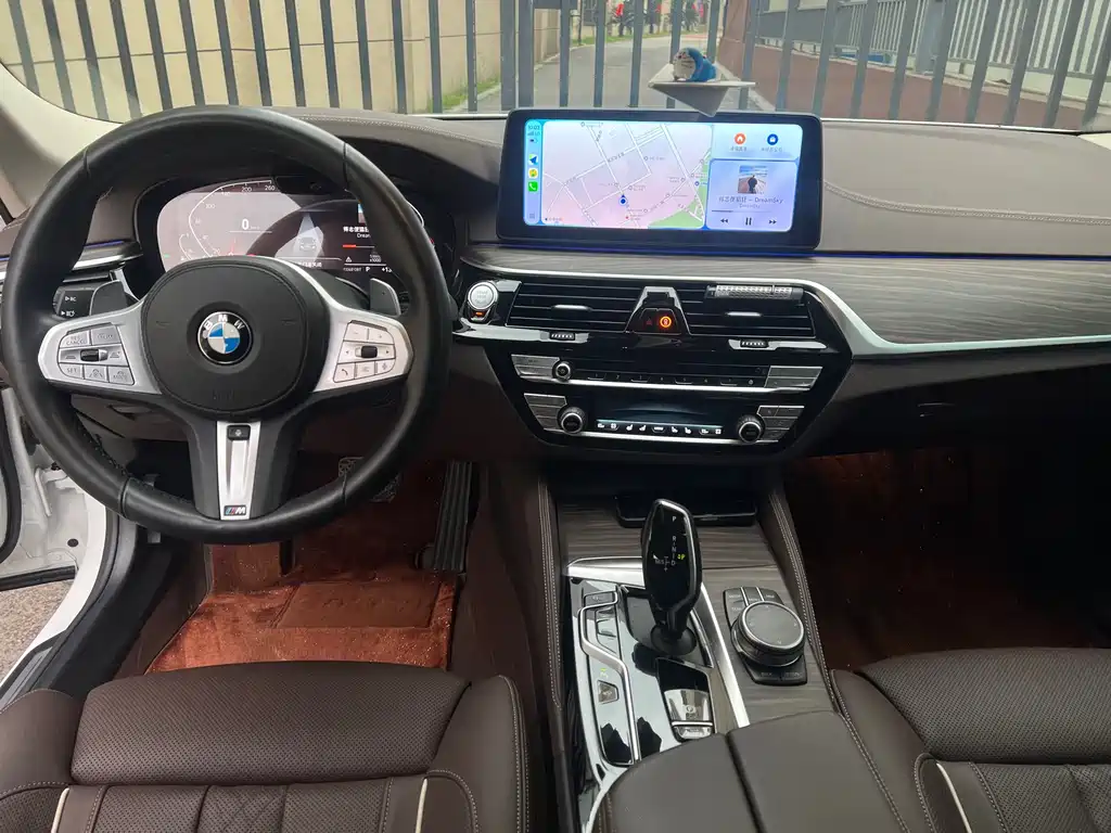 BMW 5 Series — фото 5