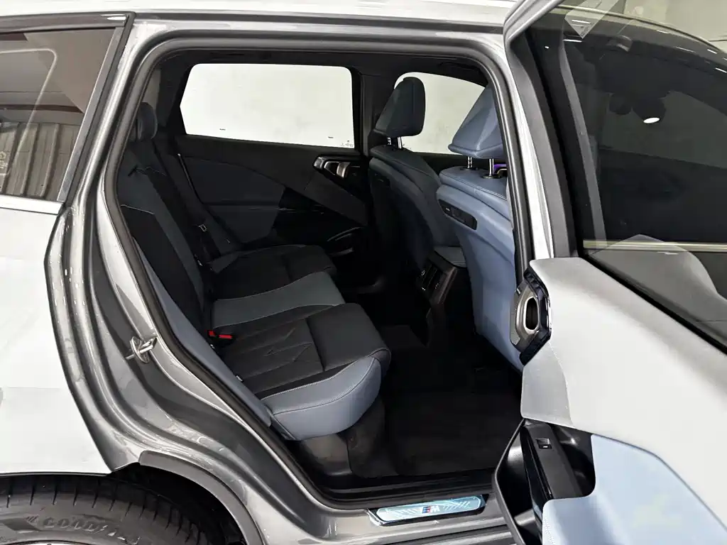 BMW X3 — фото 24