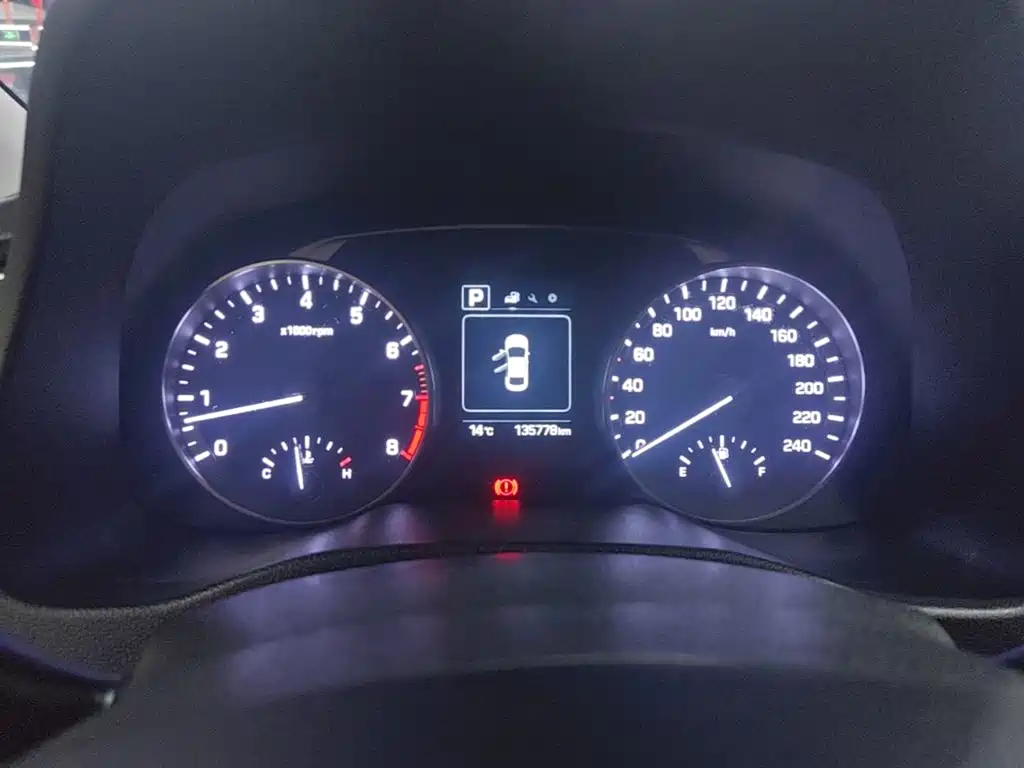 Hyundai Elantra — фото 11