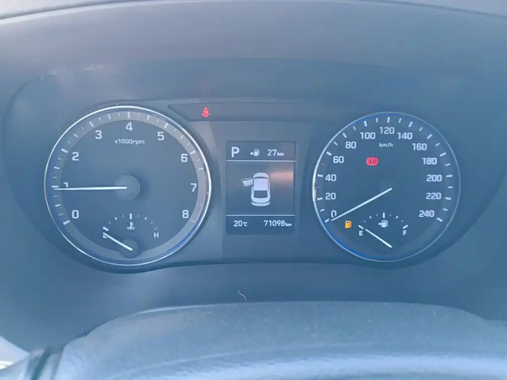 Hyundai Mistra — фото 11