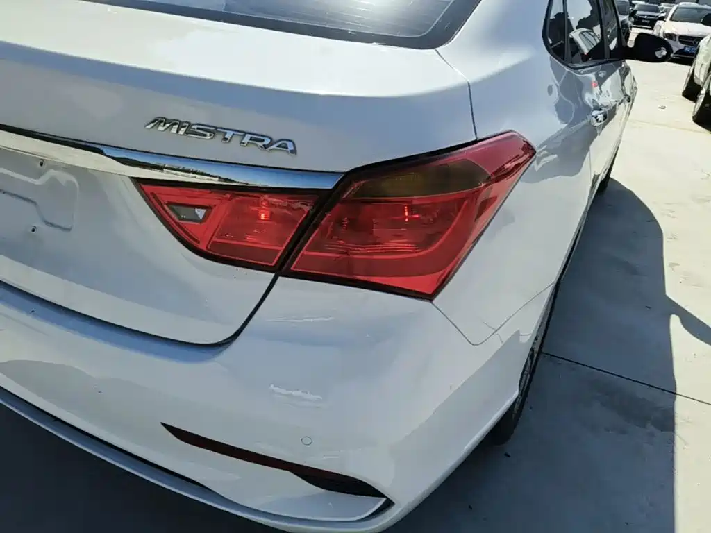 Hyundai Mistra — фото 7