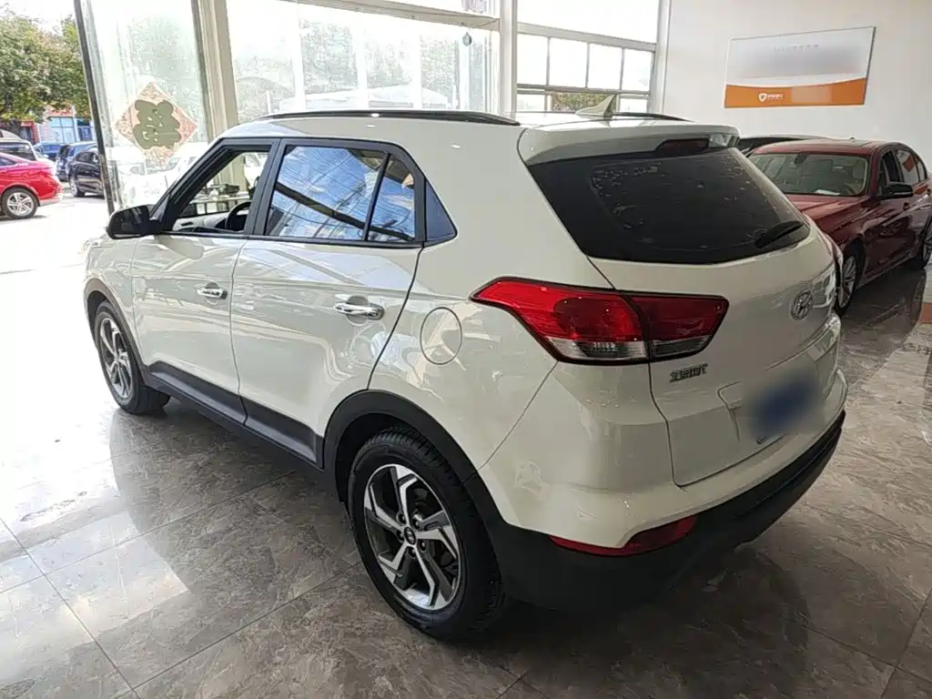 Hyundai ix25 — фото 4