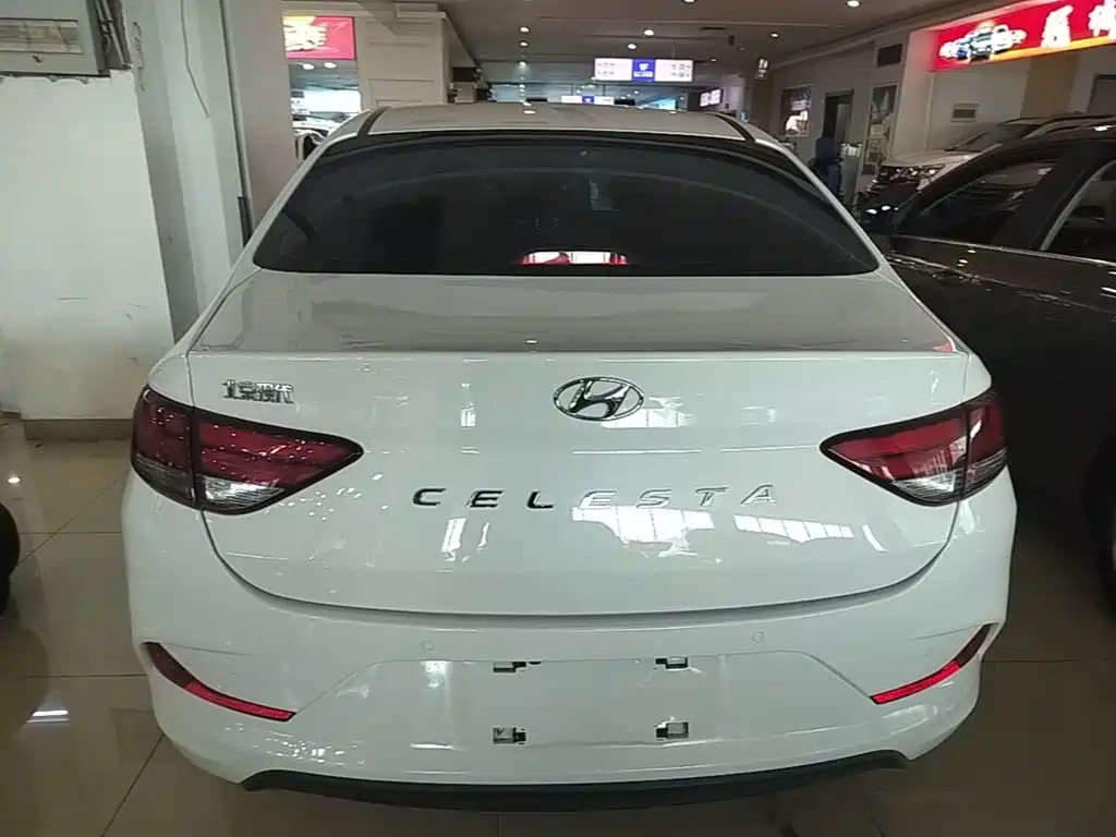 Hyundai Elantra — фото 5
