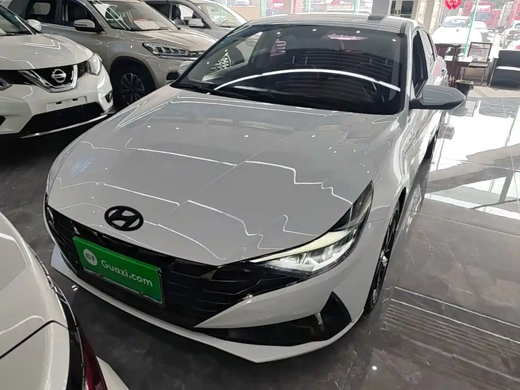 Hyundai Elantra — фото 2