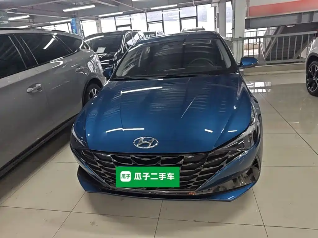 Hyundai Elantra — фото 2