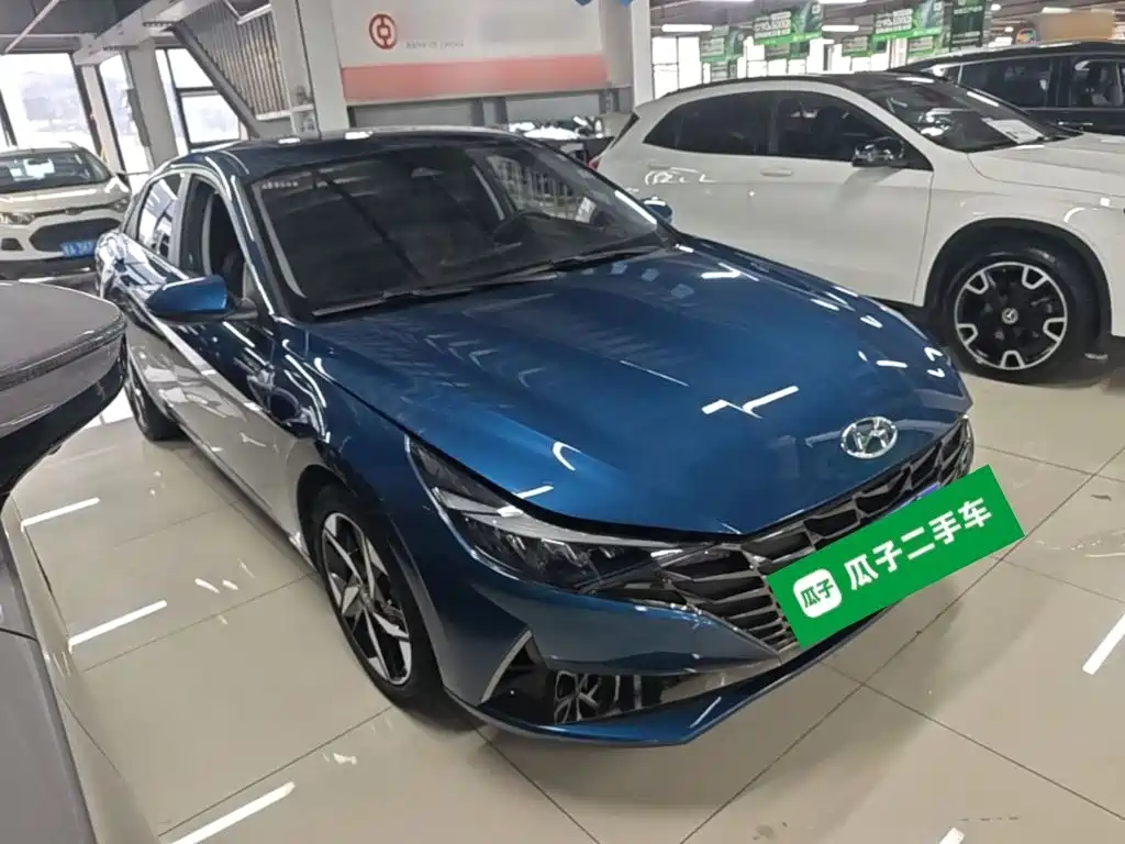 Hyundai Elantra — фото 3