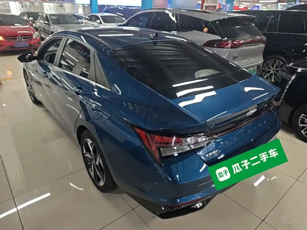Hyundai Elantra — фото 4