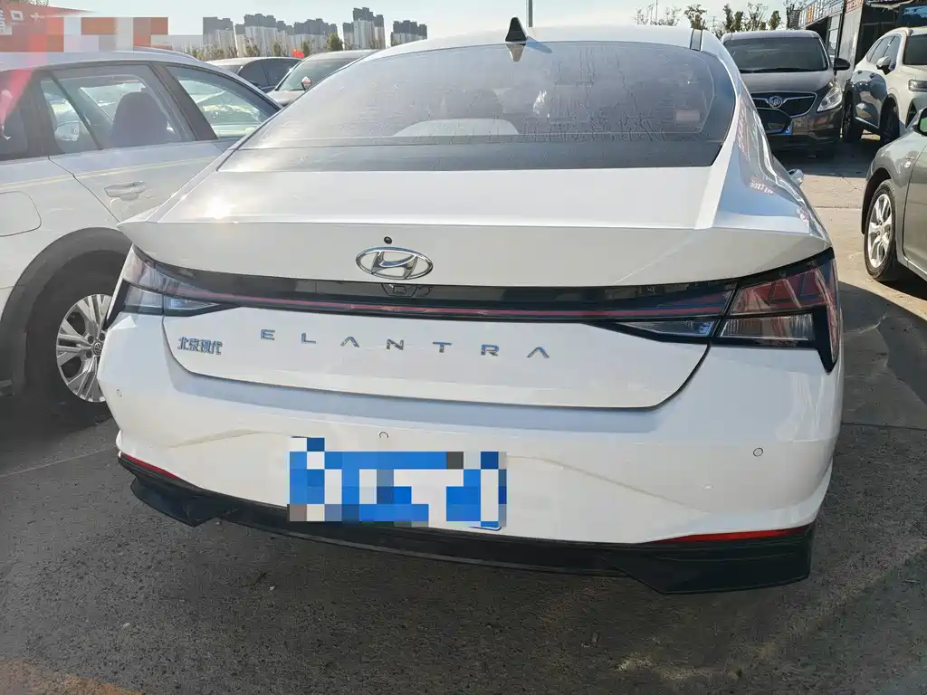 Hyundai Elantra — фото 8