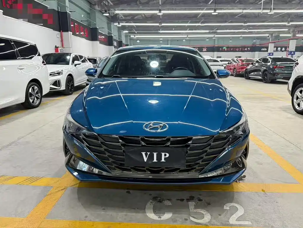 Hyundai Elantra — фото 2