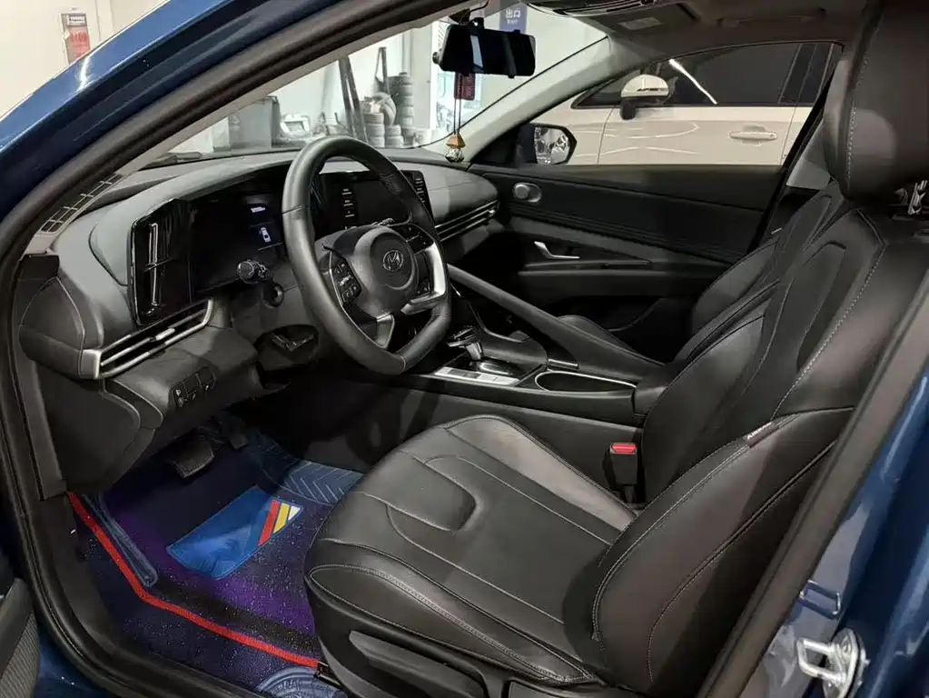 Hyundai Elantra — фото 4