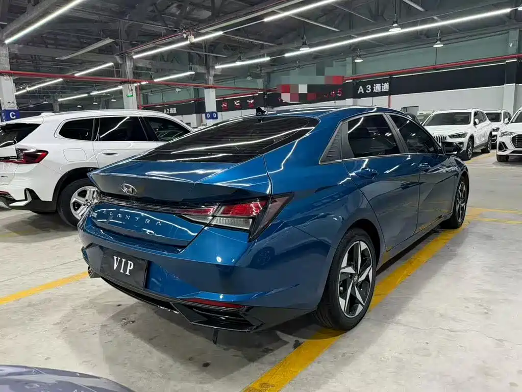 Hyundai Elantra — фото 8