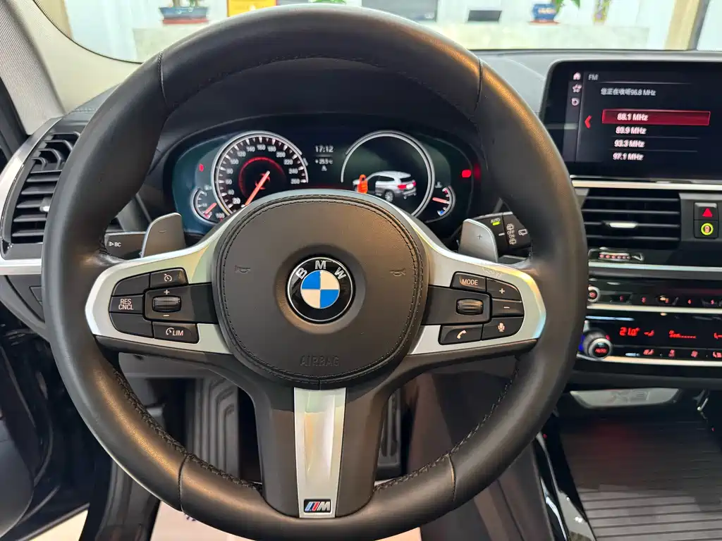 BMW X3 — фото 13