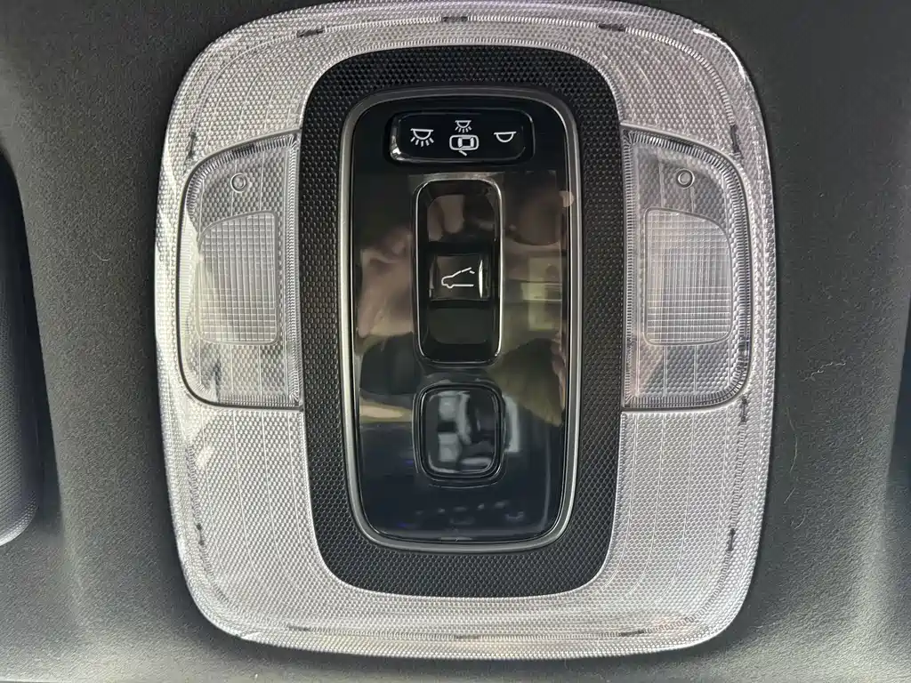 Hyundai Elantra — фото 17