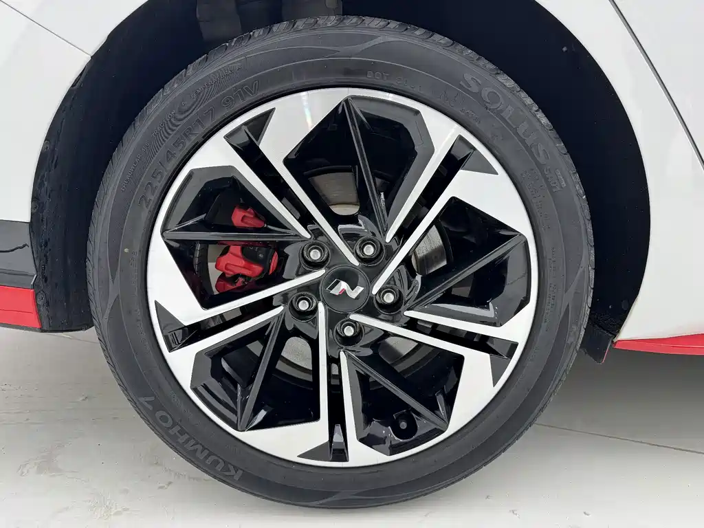 Hyundai Elantra — фото 22