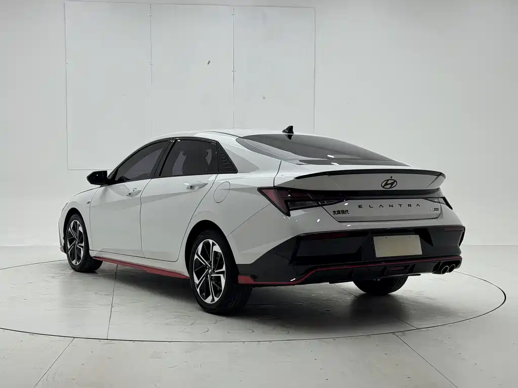 Hyundai Elantra — фото 6