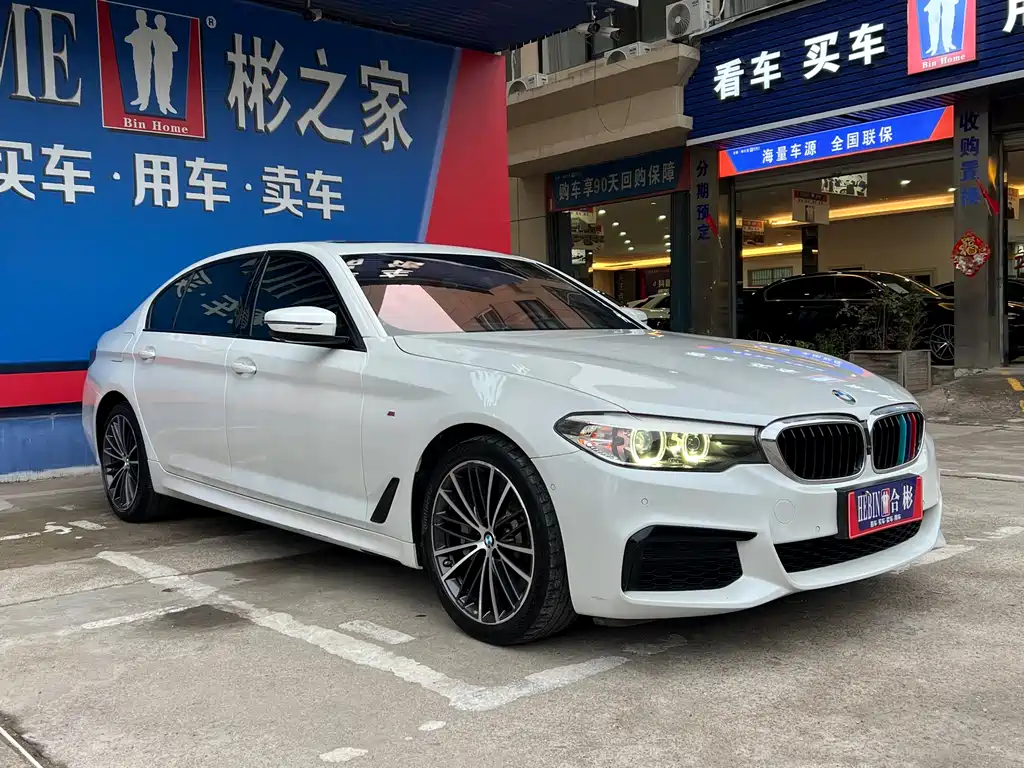 BMW 5 Series — фото 16