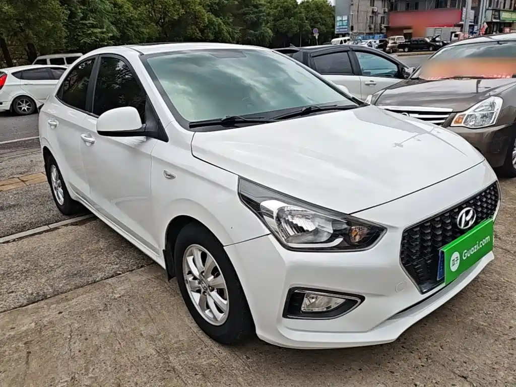 Hyundai Verna — фото 3