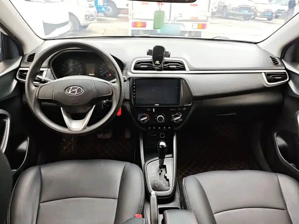 Hyundai Verna — фото 9