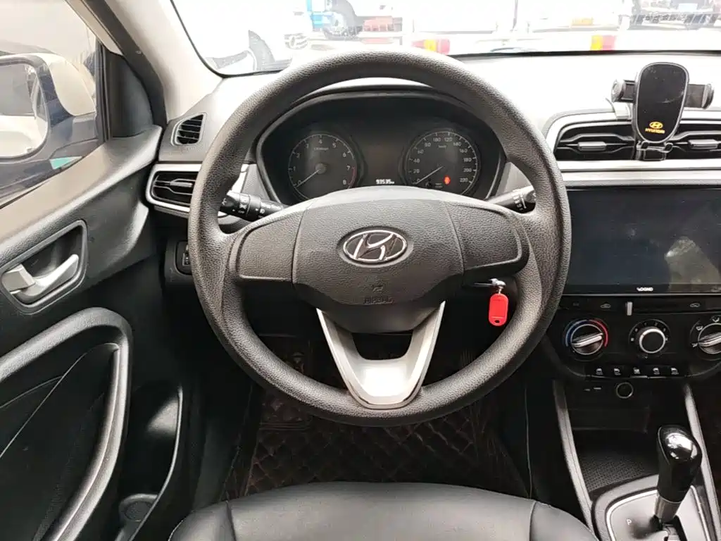 Hyundai Verna — фото 10