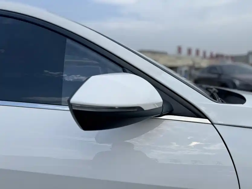 Hyundai Elantra — фото 10