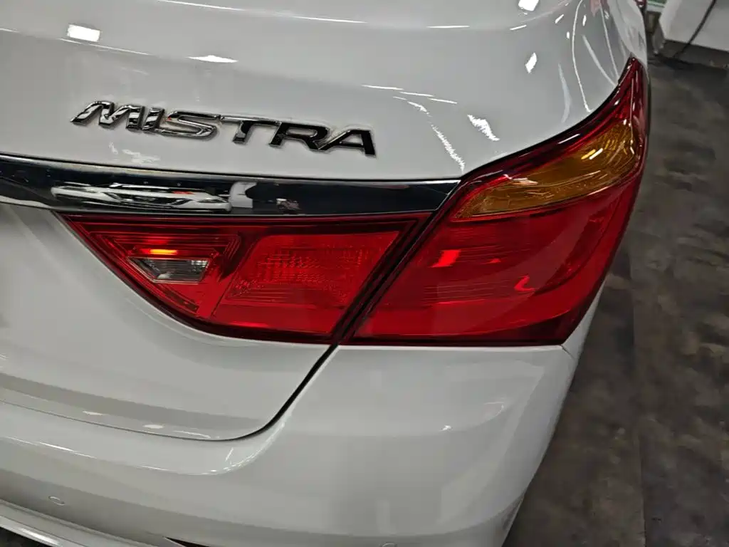 Hyundai Mistra — фото 7