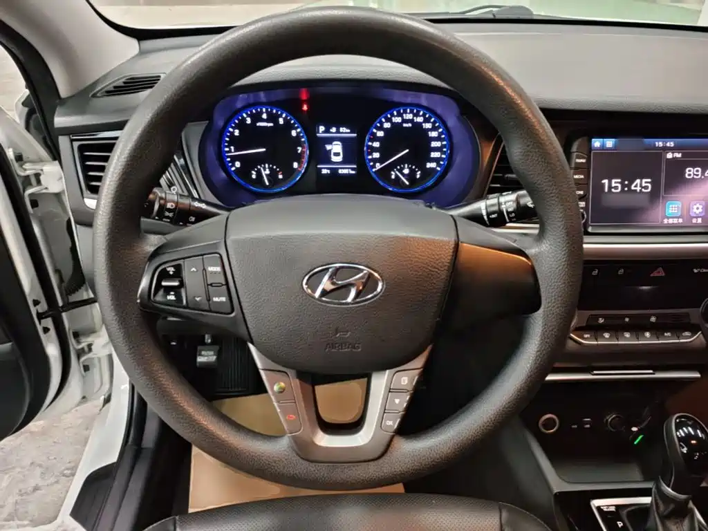 Hyundai Mistra — фото 10