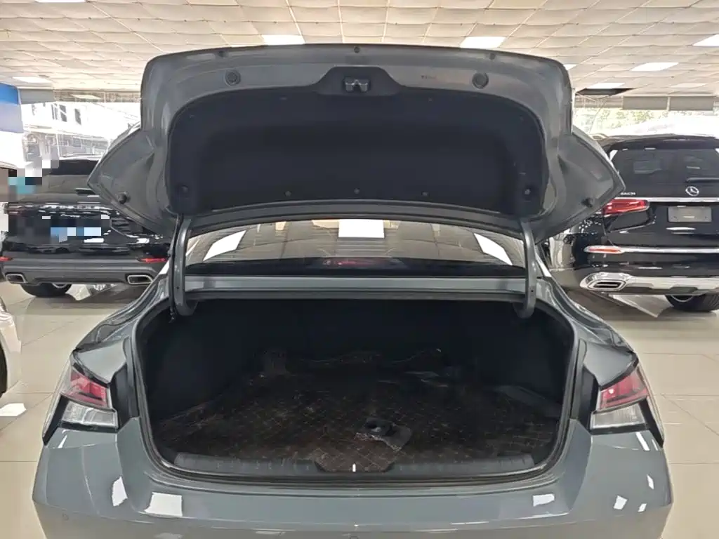 Hyundai Elantra — фото 18