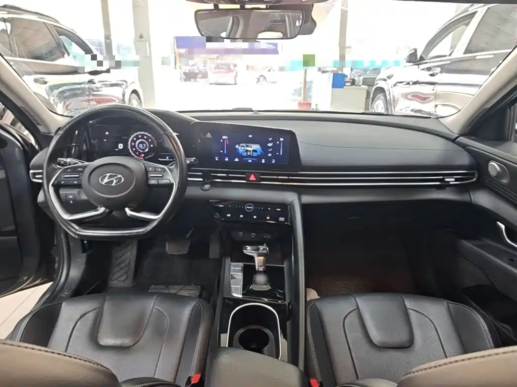 Hyundai Elantra — фото 9