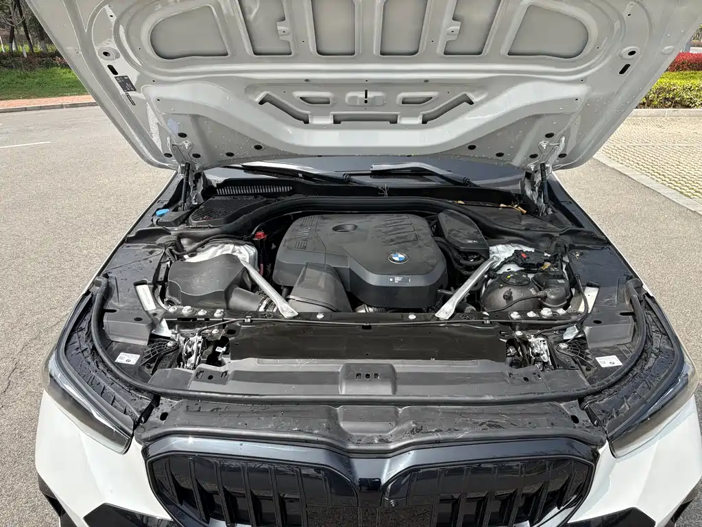 BMW 5 Series — фото 14