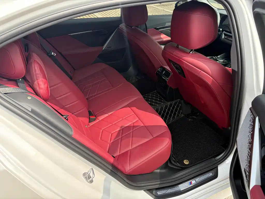 BMW 5 Series — фото 10