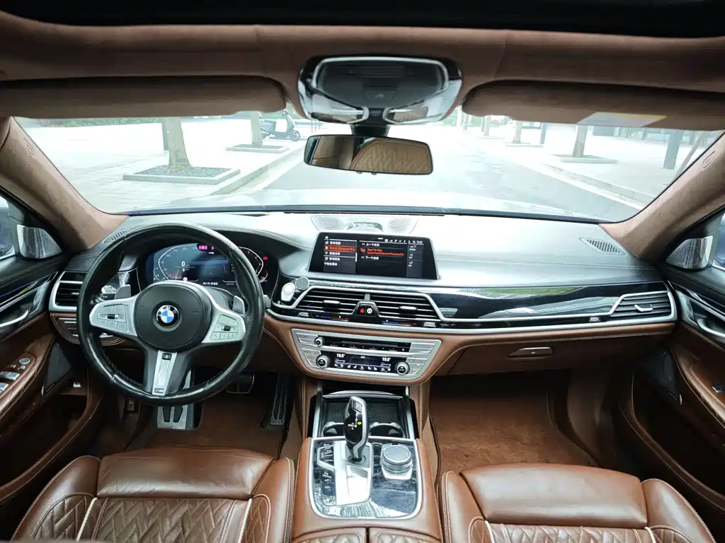BMW 7 Series — фото 7